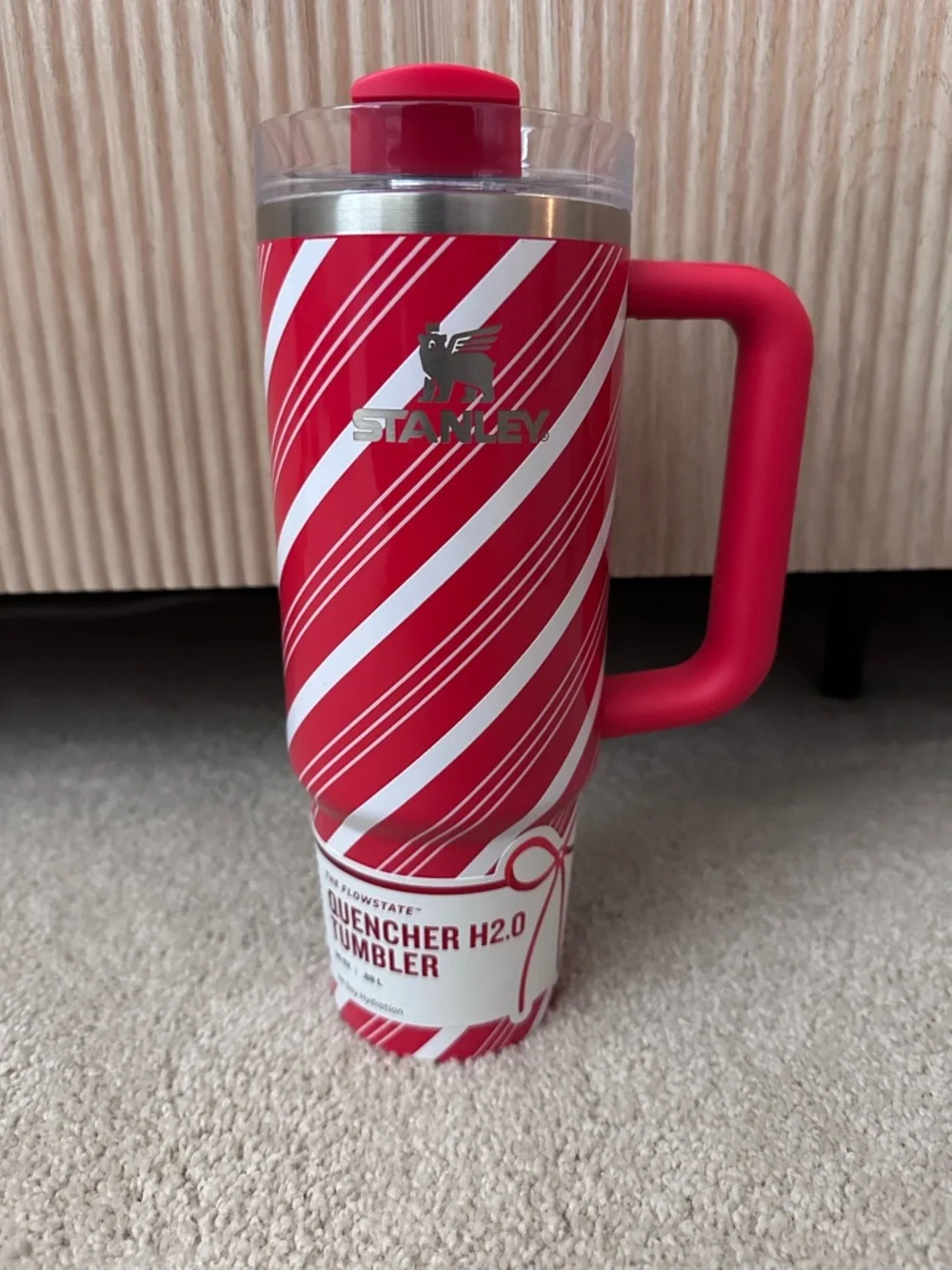 Stanley Quencher H2.0 Tumbler - Red & White Candy Stripe - Brand New - Picture 2 of 3
